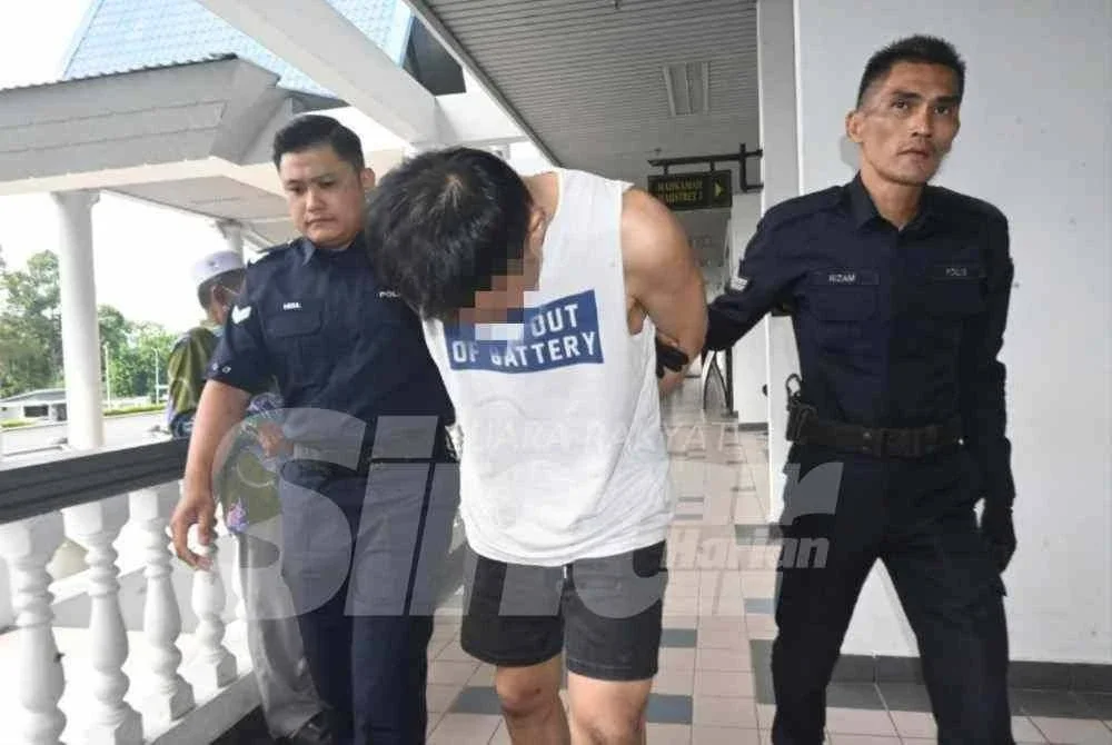 Suspen direman tiga hari bagi membantu siasatan disyaki memandu secara cuai hingga menyebabkan kemalangan dua kenderaan Rabu lalu. Foto: Sinar.