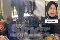 Keadaan sebuah rumah yang tidak terurus dan mampu mengundang bahaya sekiranya berlaku kebakaran ketika operasi yang dijalankan di Dataran Larkin, Johor Bahru pada Khamis.