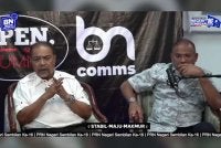 Jamil Khir (kiri) dan Abdul Azeez (kanan) dalam podcast Hitam Putih Kelabu Edisi Khas: RCI Tabung Haji: Ada Sakau? disiarkan menerusi Facebook UMNO Online pada Khamis.