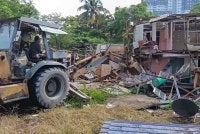 Operasi merobohkan premis di Kampung Chubadak Tambahan Mukim Setapak Sentul di sini pada Khamis.