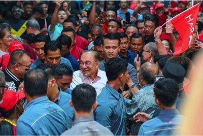 Anwar ketika hadir pada Jelajah Kekal Harapan Negeri Sembilan di Betaria Bussiness Centre. Foto Bernama