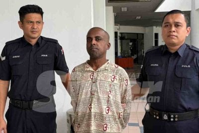  Seorang bapa kepada enam anak mengaku tidak bersalah di Mahkamah Majistret di sini pada Khamis atas dua pertuduhan melakukan khianat dengan memecahkan cermin kereta dan memotong pintu jeriji rumah dalam dua kejadian berasingan pada Mei lalu.