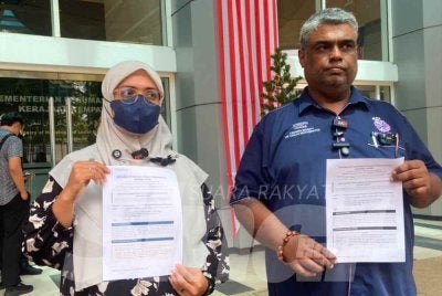 Fina dan Joseph hadir ke KPKT menuntut keadilan untuknya. 
