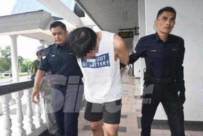 Suspen direman tiga hari bagi membantu siasatan disyaki memandu secara cuai hingga menyebabkan kemalangan dua kenderaan Rabu lalu. Foto: Sinar.