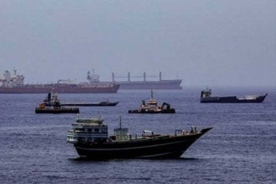 Laluan perkapalan melalui Selat Hormuz dan Bab el-Mandeb di Laut Merah dikatakan tidak terjejas meskipun berdepan sekatan. Foto: Agensi