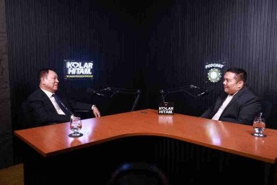 Abd Halim (kiri) ketika Podcast Kolar Hitam pada Khamis. Foto: SPRM
