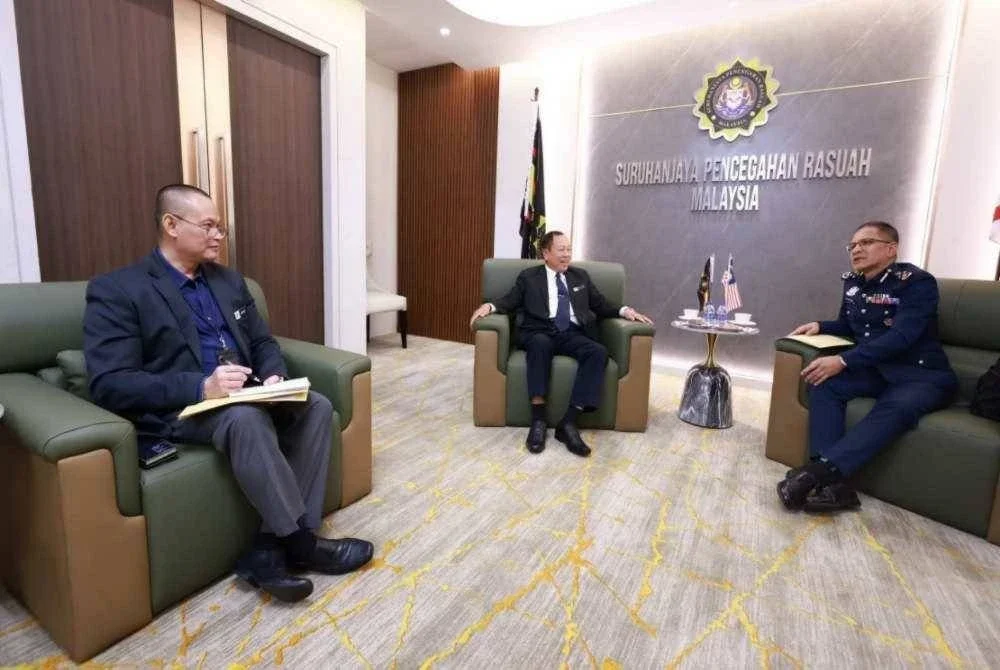Suruhanjaya Pencegahan Rasuah Malaysia (SPRM) dan Jabatan Kastam Diraja Malaysia (JKDM) sebelum ini menubuhkan pasukan oetugas khas bagi membanteras sebarang aktiviti ketirisan di pelabuhan. 