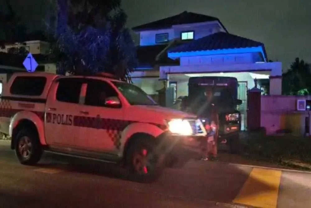 Hasil pemeriksaan di lokasi mendapati ketiga-tiga mangsa iaitu seorang wanita berusia 46 tahun serta dua anak perempuannya masing-masing berusia 12 dan 11 tahun.