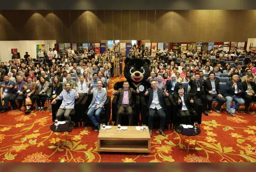 Edisi kedua MCX menyaksikan peningkatan penyertaan dengan lebih 300 delegasi terdiri daripada pembeli, penjual dan profesional pelancongan dari pelbagai negara.