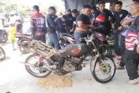 Keadaan motosikal RXZ yang terbakar 80 peratus selepas terlibat kemalangan di Simpang Empat, Kampung Buluh Gading, di Kuala Terengganu pada Jumaat.