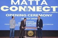 Sze Yee (dua dari kiri) menyempurnakan gimik perasmian MCX 2026 di ICC pada Rabu.