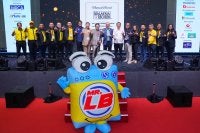 LaundryBar mendapat pengiktirafan The Malaysia Book of Records bagi Anugerah Fastest Complete Wash-Dry Cycle Laundry Machine.