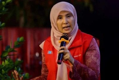 Nurul Izzah berkata, apa yang penting ialah laporan yang didedahkan itu akan membolehkan rakyat menilai dan memahaminya. - Foto Bernama