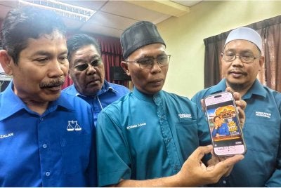 Rosmin menunjukkan video yang sengaja dibuat bagi memberi gambaran negatif terhadap Mohamad Rafie