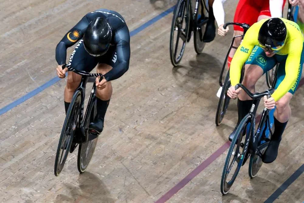Azizulhasni berjaya merangkul pingat emas dalam perlumbaan akhir acara keirin lelaki di temasya Sukan Komanwel Glasgow 2026 di Sir Chris Hoy Velodrome. Foto Bernama