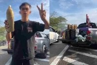 Tangkap layar video tular memaparkan aktiviti jualan barangan disyaki air ketum di R&R Paka, Dungun, Terengganu.