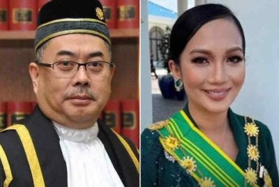 Wan Ahmad Farid (kiri) dikurniakan darjah Sri Setia Al-Sultan Abdullah Ahmad Shah Pahang (SAAS) sementara Sheila Majid dikurniakan darjah Sri Sultan Ahmad Shah Pahang (SSAP).