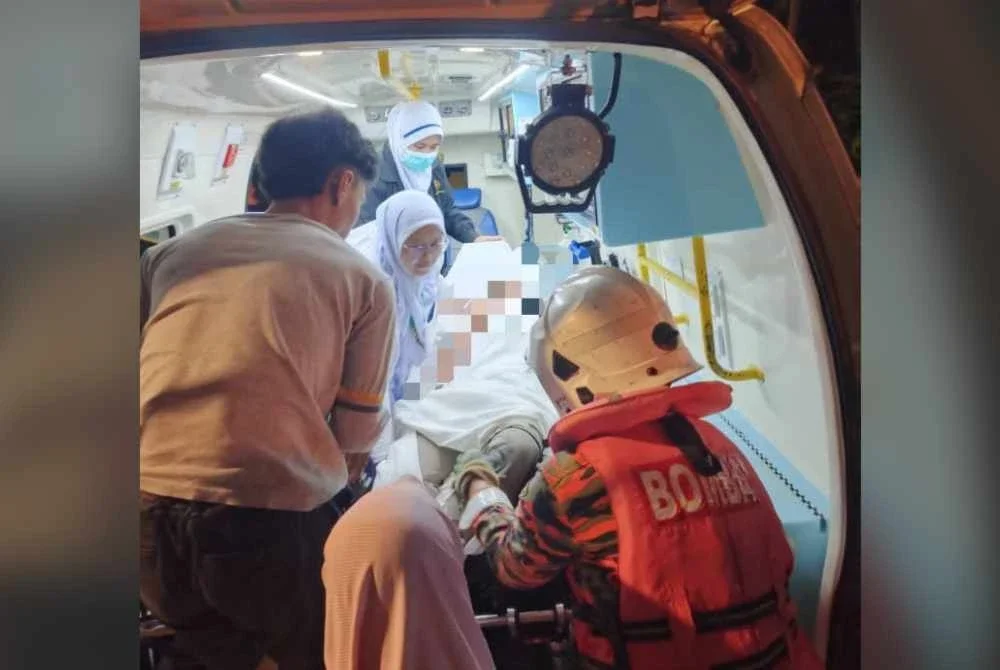 Mangsa diserahkan kepada pasukan perubatan untuk mendapatkan rawatan lanjut di Hospital Beaufort.