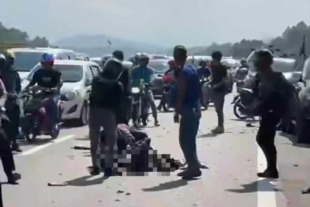 Tangkap layar video tular nahas di KM 356, LPT 2 arah Kuala Terengganu menghala ke Kuantan pada petang Ahad.