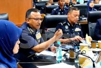 Mohd Yusoff (dua dari kiri) semasa hadir pada Mesyuarat Permuafakatan JPN dan IPK Kelantan di Tunjung, Kota Bharu pada Ahad. Foto: HAZELEN LIANA KAMARUDIN