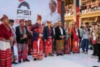 Jokowi (tengah) ketika menghadiri upacara berkenaan. Foto DetikBali