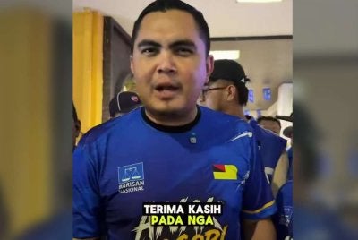 Akmal Saleh memuat naik satu rakaman video di Facebook pada Sabtu.