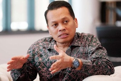 Nik Nazmi