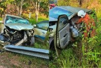 Kenderaan dipandu mangsa dilaporkan terbabas lalu melanggar penghadang jalan di Jalan Batu Pengasah, Durian Burung, Padang Terap pada Isnin. Foto: JBPM