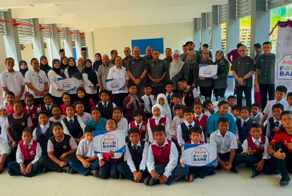 Kementerian Perdagangan Dalam Negeri dan Kos Sara Hidup (KPDN) Negeri Selangor menyalurkan sumbangan menerusi Program Inisiatif Ihsan Food Bank (i-FB) 2026 kepada 137 pelajar Orang Asli di Sekolah Kebangsaan (SK) Tun Abdul Razak di sini pada Isnin.