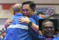Pengerusi UMNO Negeri Sembilan, Datuk Seri Jalaluddin Alias telah memenangi kerusi DUN Pertang sebaik saja proses pengiraan di 28 saluran selesai. Gambar kecil: M Periasamy