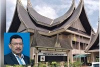 Gambar kecil: Profesor Madya Datuk Dr Wan Ahmad Fauzi Wan Husain
