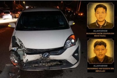 Muhammad Nazim Dzafran Mohd Faizul dan pembonceng, Muhammad Hafizuddin Abdullah, masing-masing berusia 17 tahun disahkan meninggal dunia di tempat kejadian.