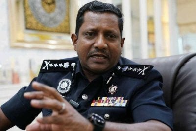 Hussein berkata, pihaknya meneliti kemungkinan wujud penglibatan 'orang dalam' yang membantu sindiket pengedaran dadah di KLIA.