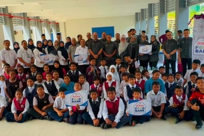 Kementerian Perdagangan Dalam Negeri dan Kos Sara Hidup (KPDN) Negeri Selangor menyalurkan sumbangan menerusi Program Inisiatif Ihsan Food Bank (i-FB) 2026 kepada 137 pelajar Orang Asli di Sekolah Kebangsaan (SK) Tun Abdul Razak di sini pada Isnin.