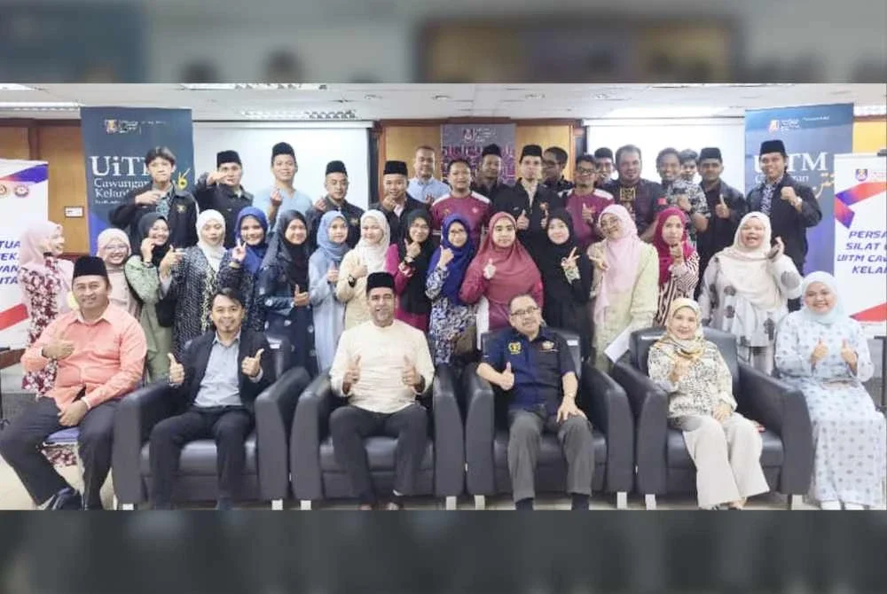 Sesi bergambar kenangan bersama AJK podcast, ahli Silat Cekak Pusaka Hanafi dan ahli SBM cawangan Kelantan.