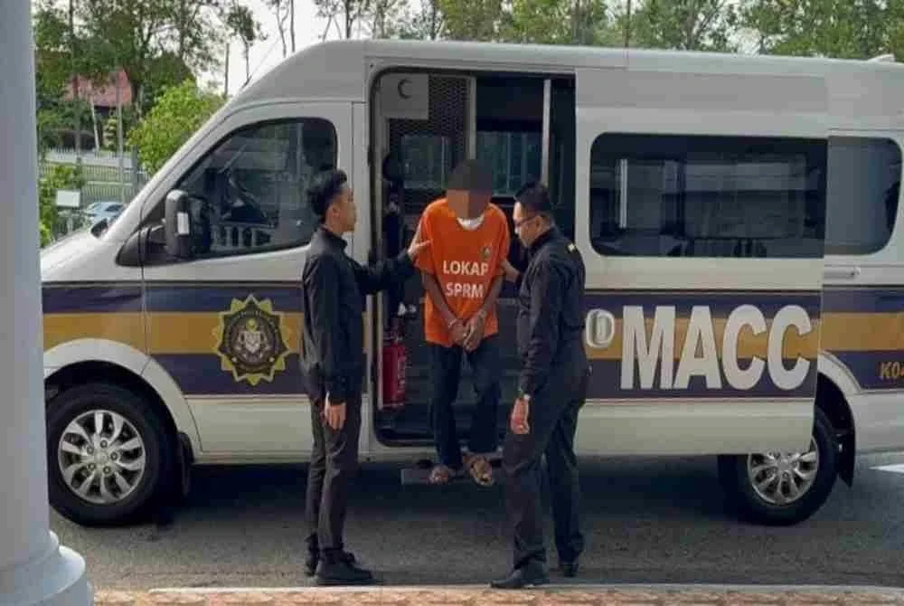 Seorang anggota penjara direman untuk siasatan kes meminta dan menerima rasuah RM3,000. Foto: SPRM