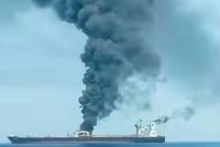 Sebuah kapal kargo berbendera India karam di Laut Merah selepas terkena serangan berhampiran perairan Yaman pada Selasa. Foto: The Times of India 