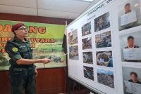 Balveer Singh menunjukkan maklumat rampasan dan tangkapan hasil operasi bersepadu di tiga kilang di sekitar Ipoh, Isnin lalu yang membawa kepada rampasan lebih RM9 juta.
