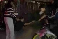 Tangkap layar rakaman video yang tular memaparkan keadaan di lokasi kejadian.