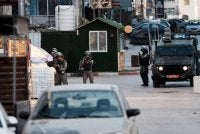 Pihak Berkuasa Wilayah Baitulmuqaddis memaklumkan bahawa tentera Israel menguatkuasakan perintah berkurung di Kafr Aqab dan mengerahkan kenderaan tentera ke seluruh kawasan berkenaan. Foto Anadolu Ajansi 