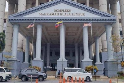 Mahkamah juga mengeluarkan perintah injunksi bagi menghalang Daljit daripada mengulangi kesalahan yang sama terhadap Mohamad Salim pada masa hadapan.
