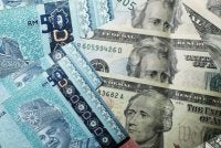 Ringgit meneruskan momentum pengukuhannya berbanding dolar AS pada sesi awal urus niaga hari ini.