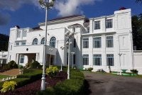 Majlis Istiadat Pelantikan dan Mengangkat Sumpah Jawatan Exco dijadualkan bermula jam 9.45 pagi di Istana Besar Seri Menanti, Kuala Pilah pada Jumaat.