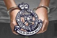 Seorang pengamal perubatan alternatif ditahan selepas disyaki mencabul pelanggan wanitanya bulan lalu. Gambar hiasan 