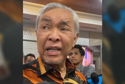 Ahamd Zahid ketika bercakap kepada pemberita selepas menghadiri Perhimpunan Bulanan KKDW di Putrajaya pada Khamis.