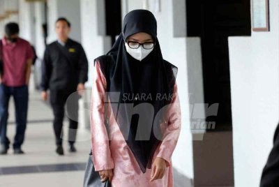 Farah Wahida hadir ke Mahkamah Sesyen Kuala Lumpur pada Khamis.