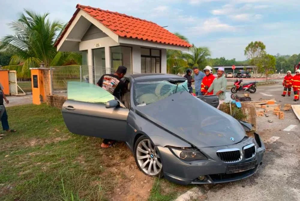 Mangsa dalam perjalanan dari Masjid Kelulut menuju ke rumahnya di Pulau Kerengga. - Foto: Polis