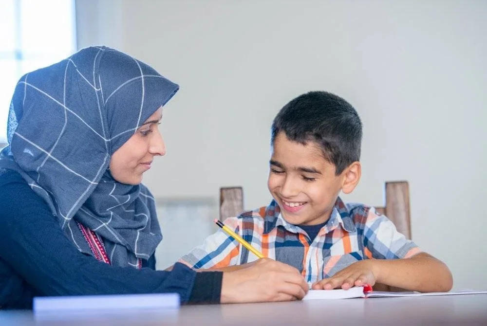 ASPEK pendidikan turut diberi perhatian dalam pembahagian bantuan zakat.