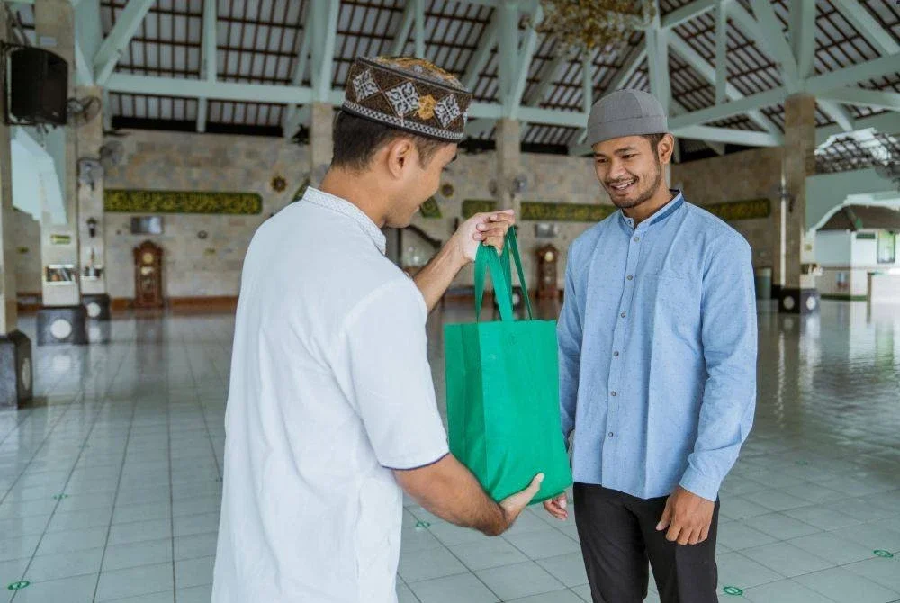GOLONGAN yang memerlukan mendapat manfaat besar daripada zakat, wakaf dan sedekah yang kita laksanakan.