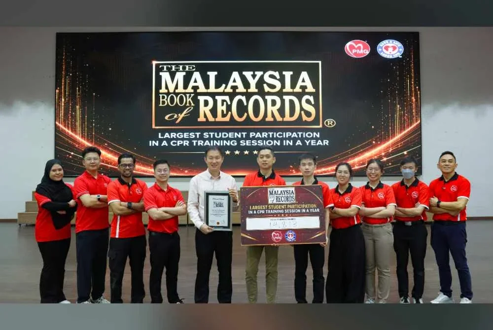 PMG Healthcare Group cipta MBOR bagi kategori Penyertaan Pelajar Terbesar dalam Latihan CPR dalam Setahun apabila berjaya melatih 14,813 pelajar menerusi kempen ‘Save A Life, Learn CPR’.